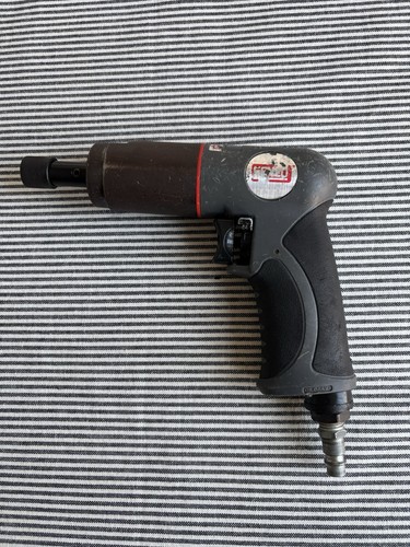 Screwdriver pneumatic