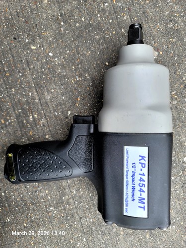 Pneumatic impact wrench - pneumatic,