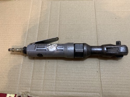 Pneumatic ratchet wrench - ,